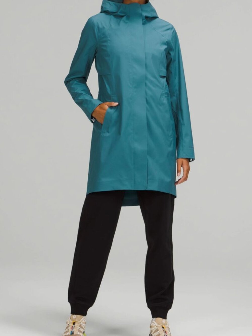 Lululemon Rain Rebel Jacket Size 4 Like New